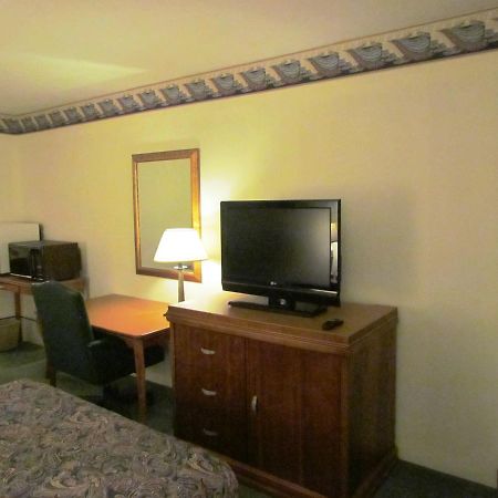Travel Inn & Suites Frankfort Eksteriør billede