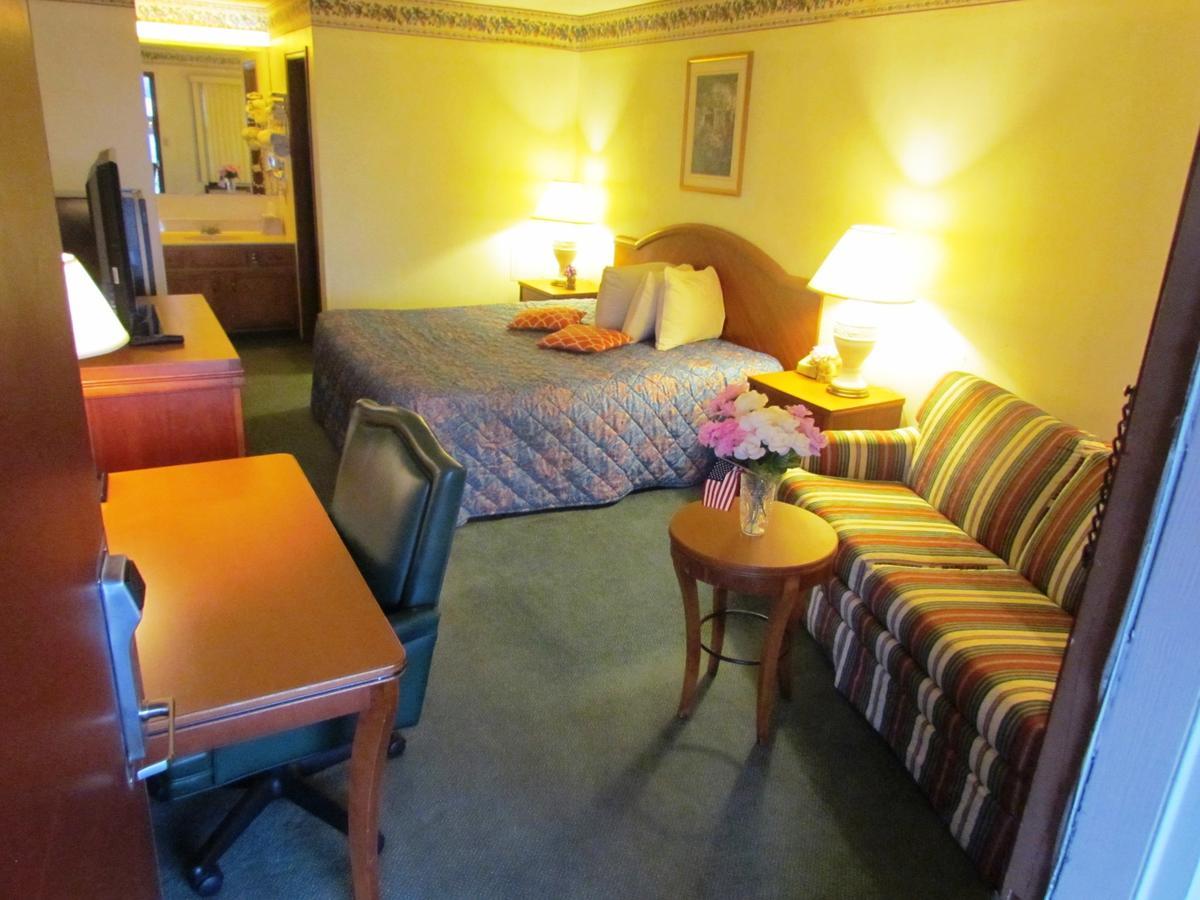 Travel Inn & Suites Frankfort Eksteriør billede