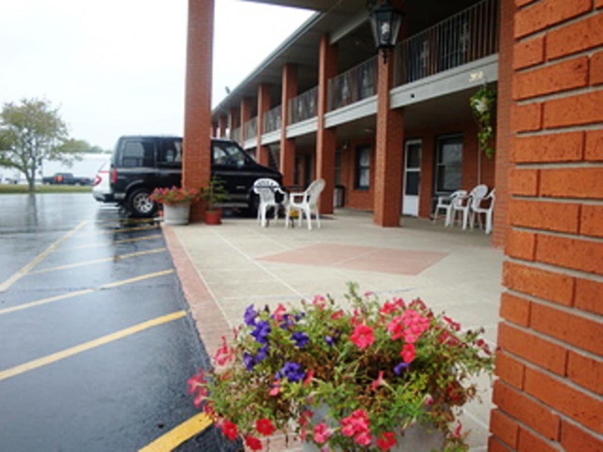 Travel Inn & Suites Frankfort Eksteriør billede
